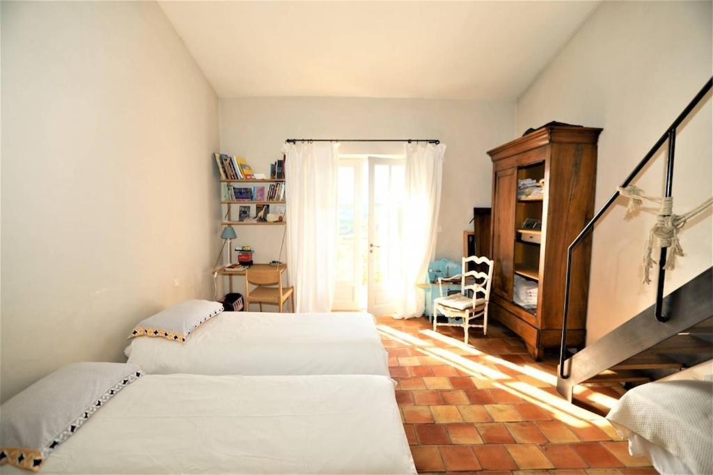 In Gordes, Facing The Entire Luberon Park A Beautiful 5 Bedrooms House Exterior photo